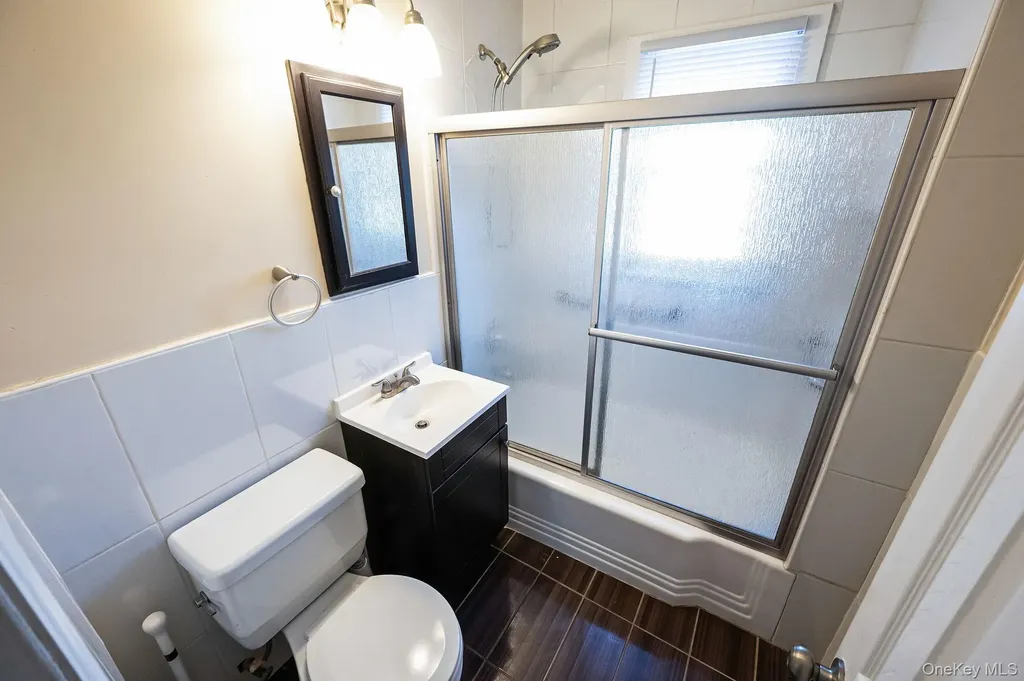 148-07 61st Road Flushing NY 11367