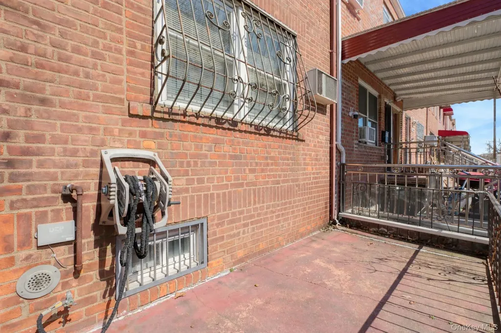 148-07 61st Road Flushing NY 11367