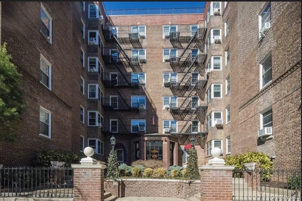 9945 67th Road Forest Hills NY 11375