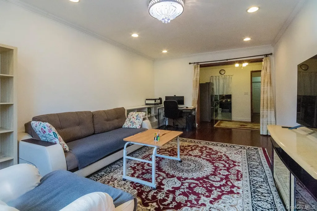 9945 67th Road Forest Hills NY 11375