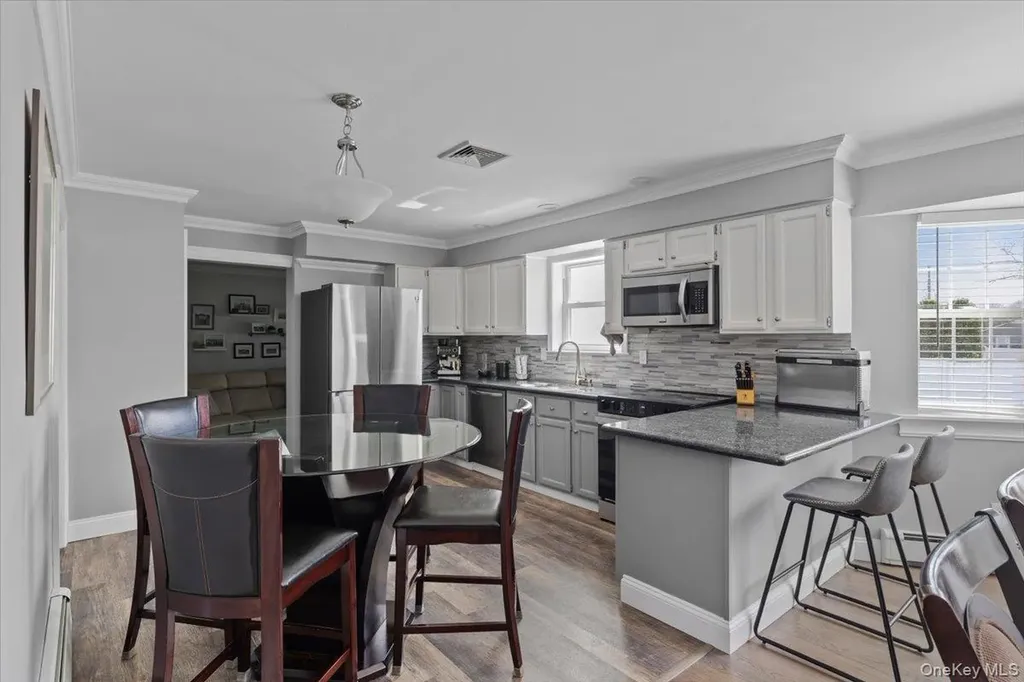 16 Loughlin Drive Shirley NY 11967