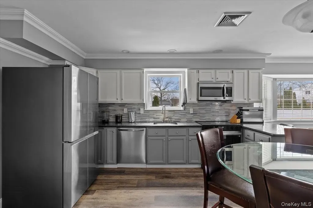 16 Loughlin Drive Shirley NY 11967