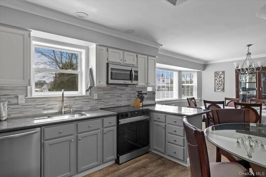 16 Loughlin Drive Shirley NY 11967