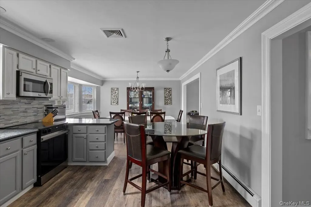16 Loughlin Drive Shirley NY 11967