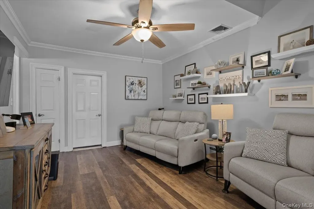 16 Loughlin Drive Shirley NY 11967