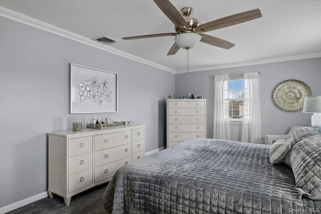 16 Loughlin Drive Shirley NY 11967
