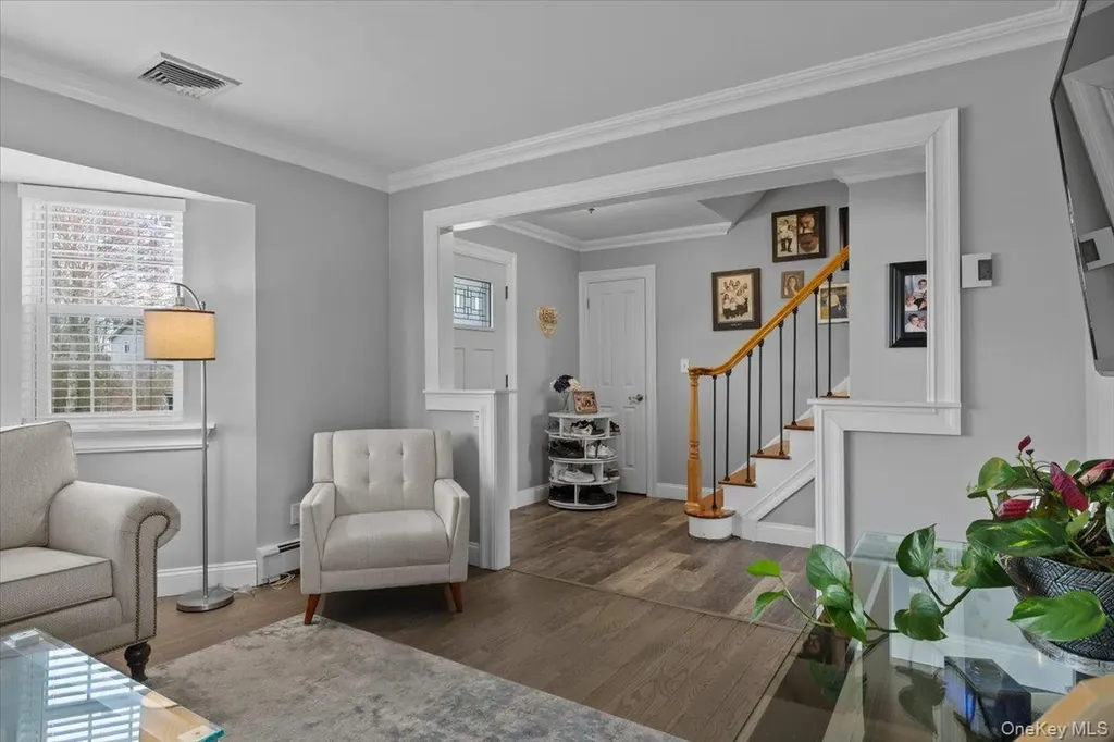 16 Loughlin Drive Shirley NY 11967