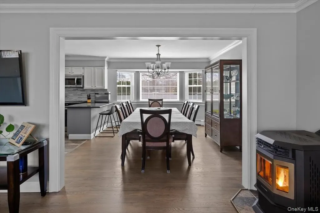 16 Loughlin Drive Shirley NY 11967