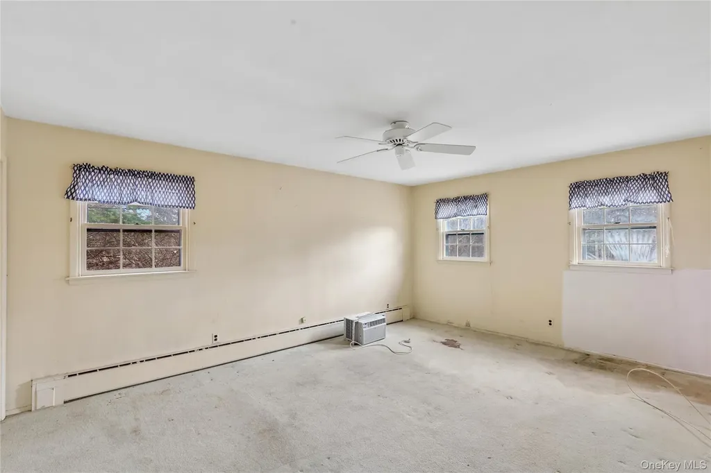 4 E Rampasture Road Hampton Bays NY 11946