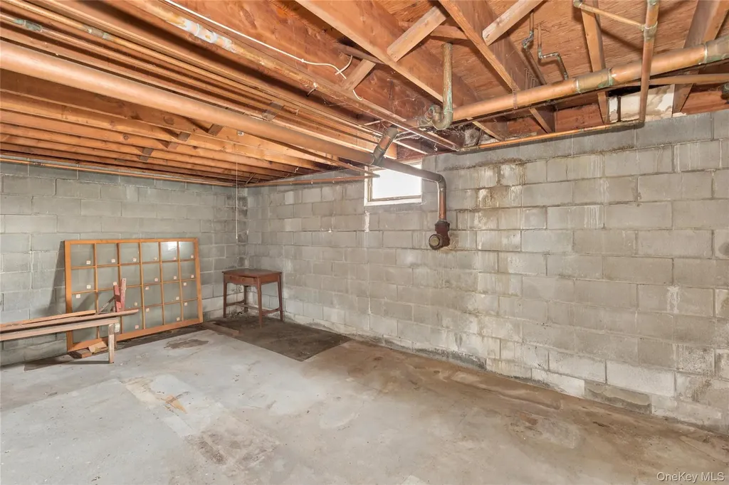 4 E Rampasture Road Hampton Bays NY 11946