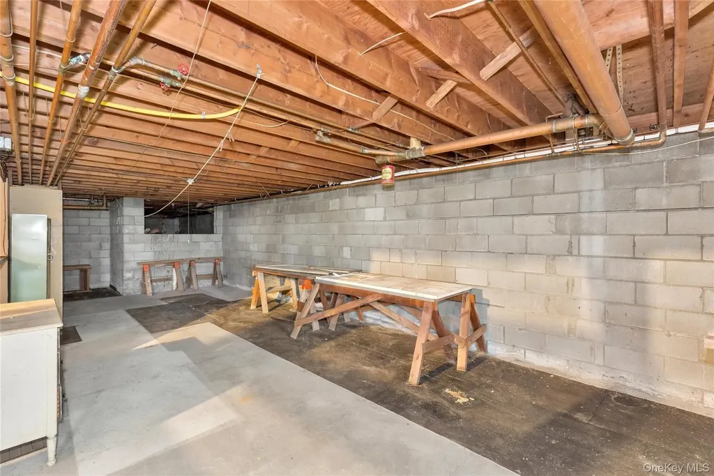 4 E Rampasture Road Hampton Bays NY 11946