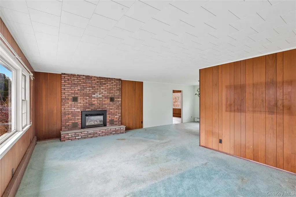 4 E Rampasture Road Hampton Bays NY 11946