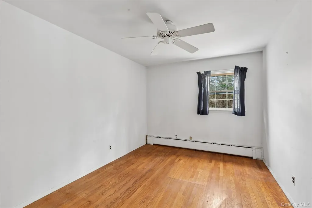 4 E Rampasture Road Hampton Bays NY 11946