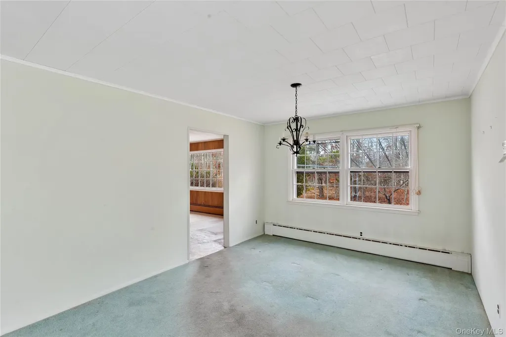 4 E Rampasture Road Hampton Bays NY 11946