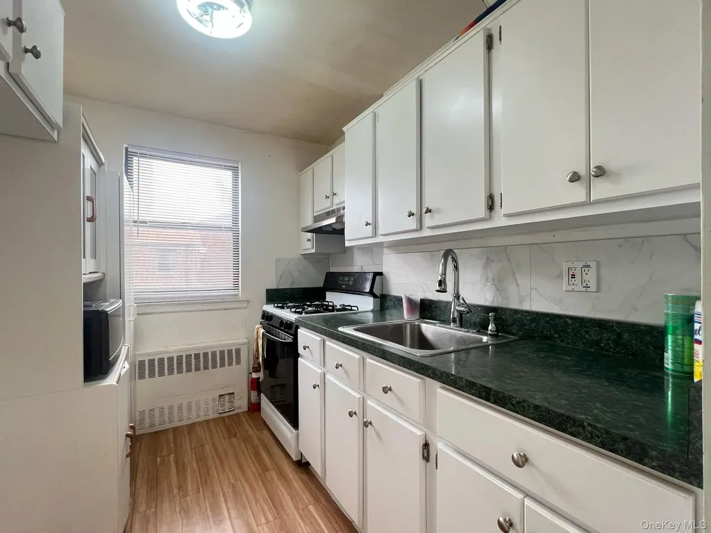 19617 73rd Avenue Fresh Meadows NY 11365