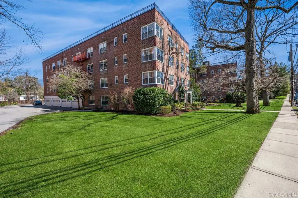 781 Palmer Road Bronxville NY 10708