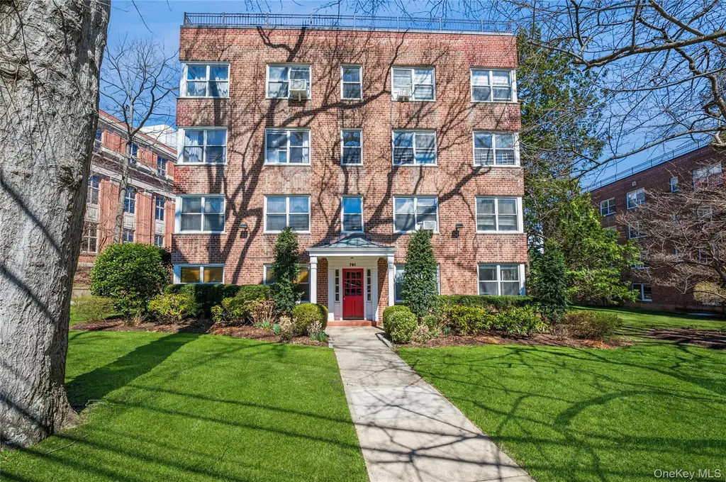 781 Palmer Road Bronxville NY 10708