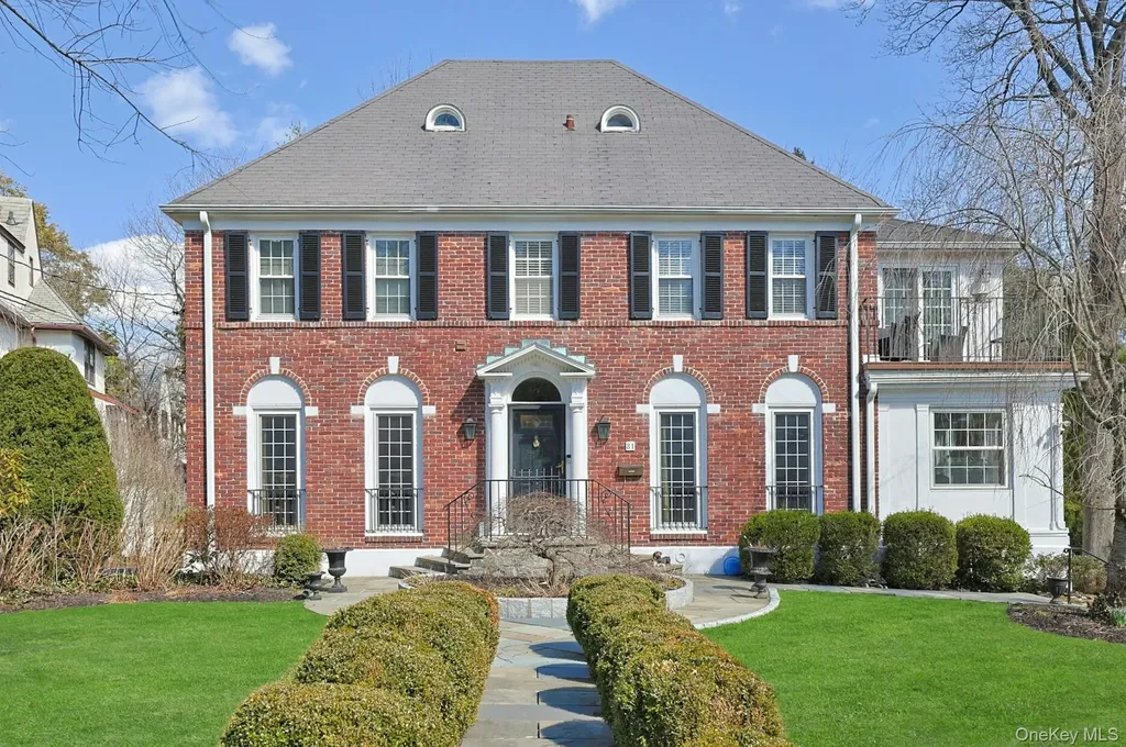 81 Oxford Road New Rochelle NY 10804