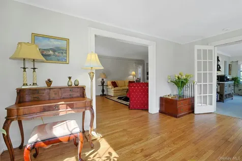 81 Oxford Road New Rochelle NY 10804