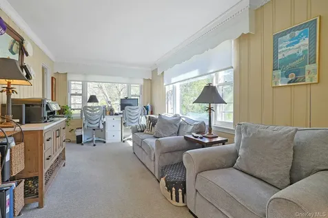 81 Oxford Road New Rochelle NY 10804