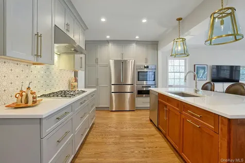 81 Oxford Road New Rochelle NY 10804