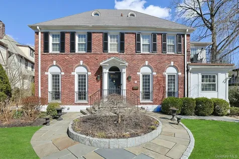 81 Oxford Road New Rochelle NY 10804