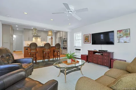 81 Oxford Road New Rochelle NY 10804