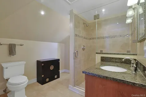 81 Oxford Road New Rochelle NY 10804