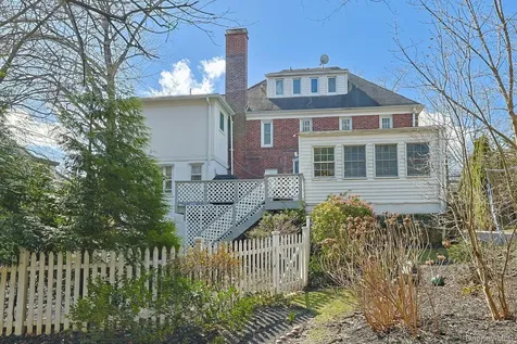 81 Oxford Road New Rochelle NY 10804