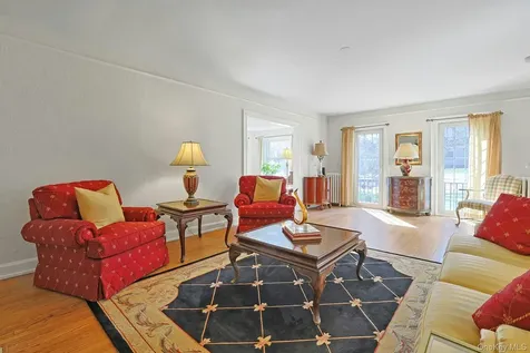 81 Oxford Road New Rochelle NY 10804