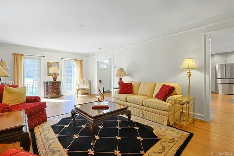 81 Oxford Road New Rochelle NY 10804