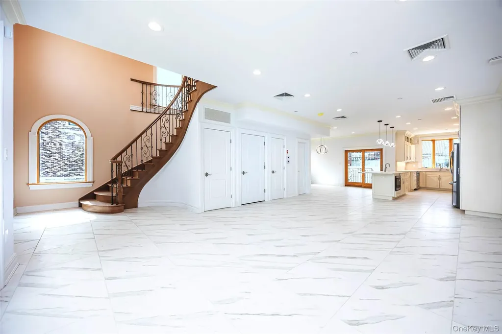 10-42 Utopia Parkway Beechhurst NY 11357