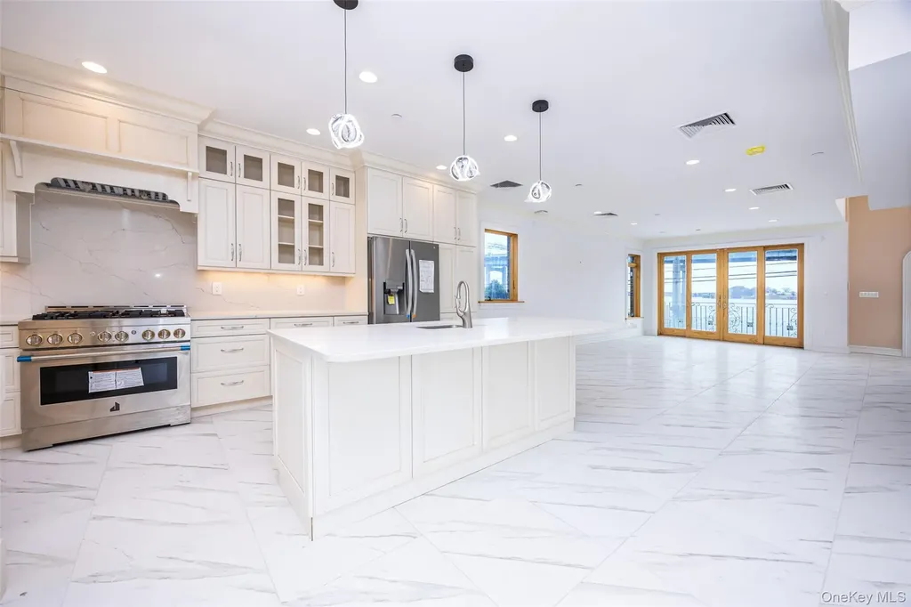 10-42 Utopia Parkway Beechhurst NY 11357