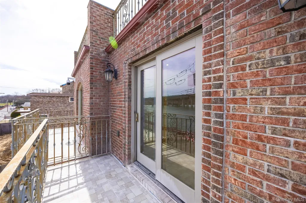 10-42 Utopia Parkway Beechhurst NY 11357