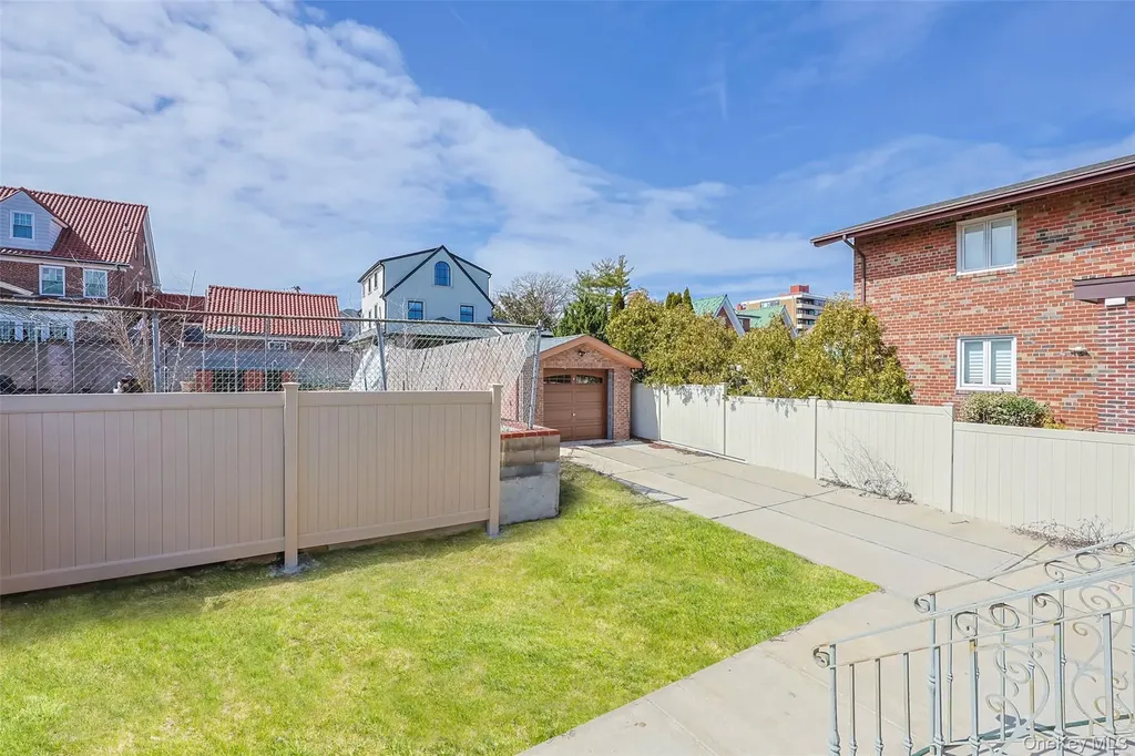 10-42 Utopia Parkway Beechhurst NY 11357