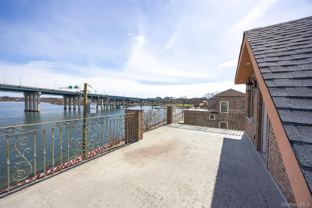 10-42 Utopia Parkway Beechhurst NY 11357