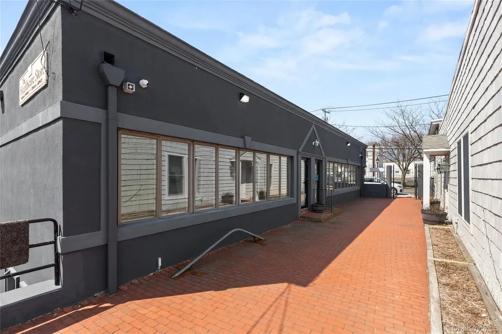 126A Main Street Bay Shore NY 11706