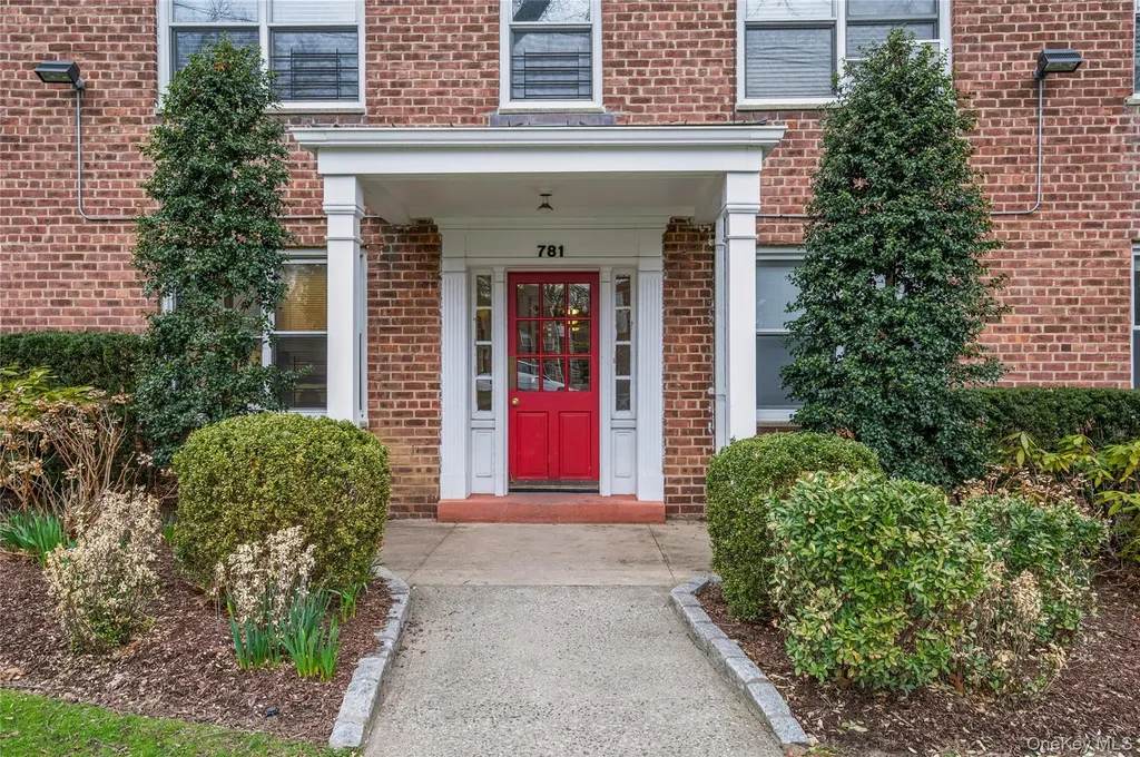 781 Palmer Road Bronxville NY 10708