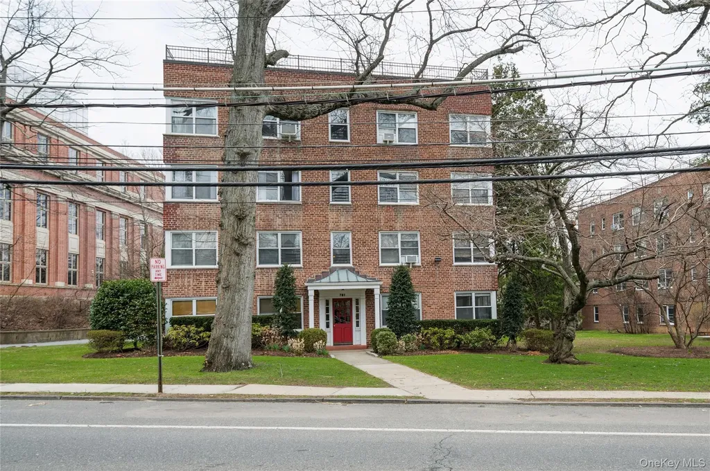 781 Palmer Road Bronxville NY 10708