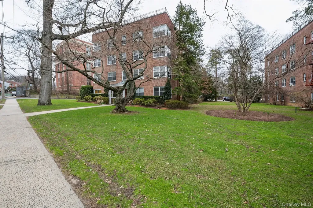 781 Palmer Road Bronxville NY 10708
