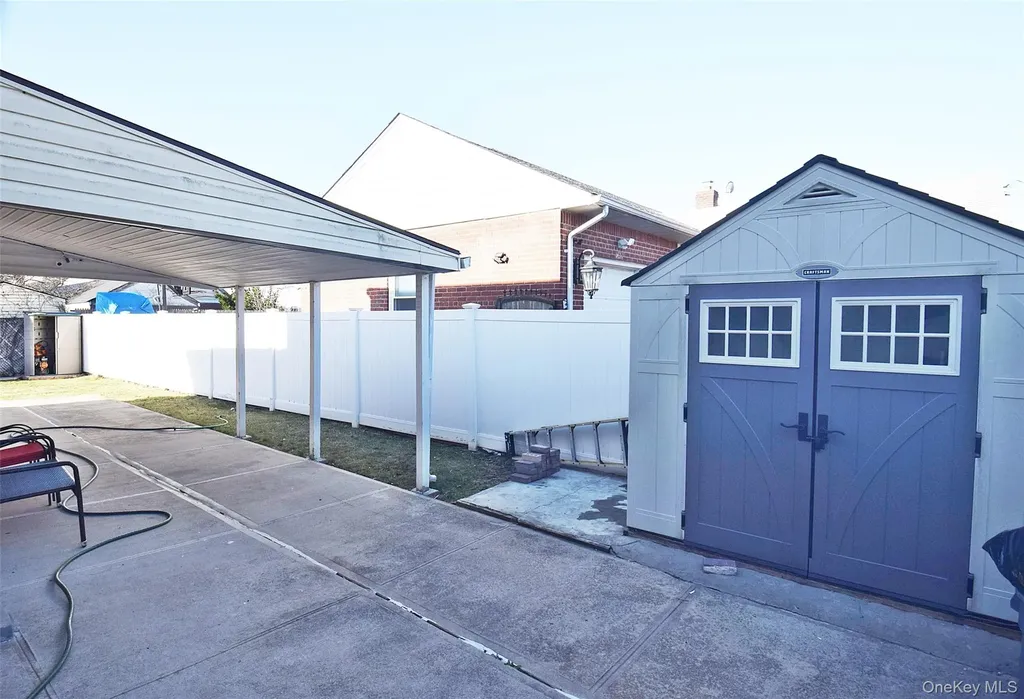76 Hoffman Avenue Elmont NY 11003