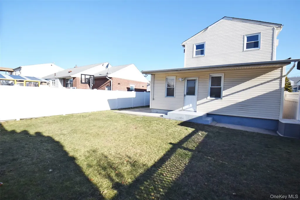 76 Hoffman Avenue Elmont NY 11003