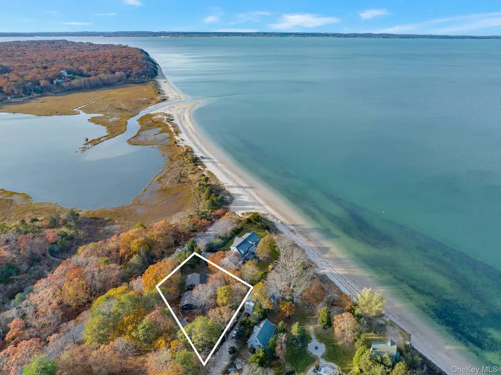 14 E Landing Road Hampton Bays NY 11946