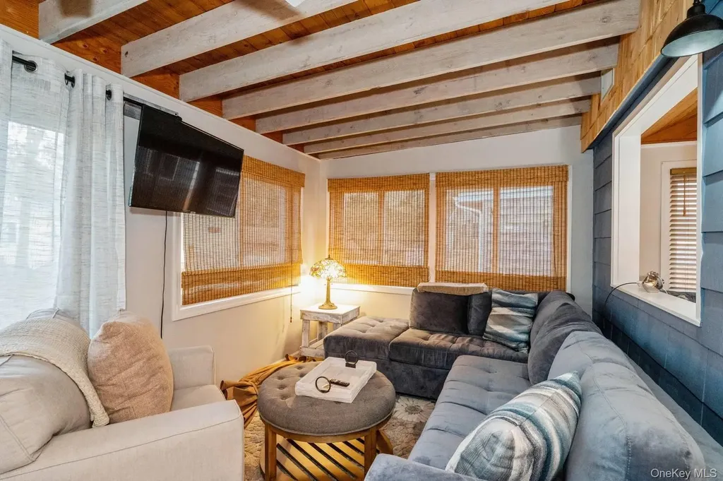 14 E Landing Road Hampton Bays NY 11946