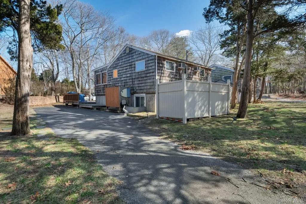 14 E Landing Road Hampton Bays NY 11946