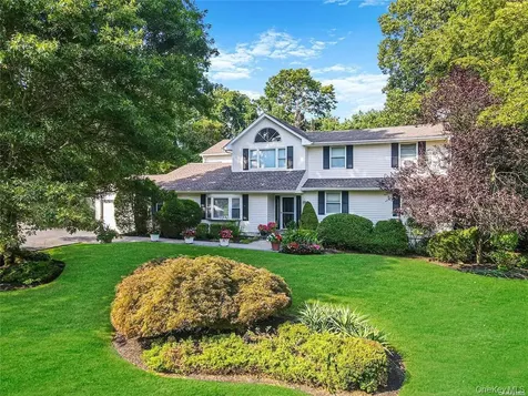 33 Peachtree Lane Mount Sinai NY 11766