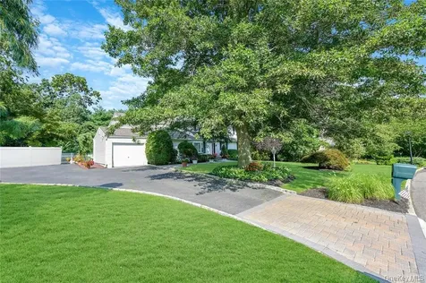 33 Peachtree Lane Mount Sinai NY 11766