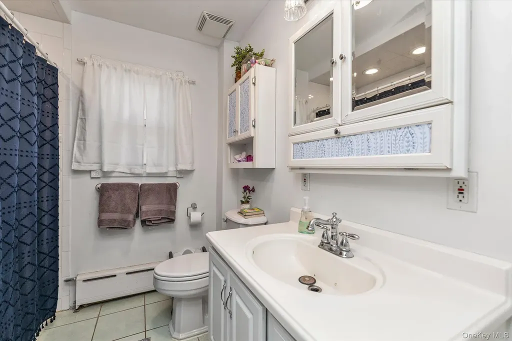 81 Stuart Street Lynbrook NY 11563
