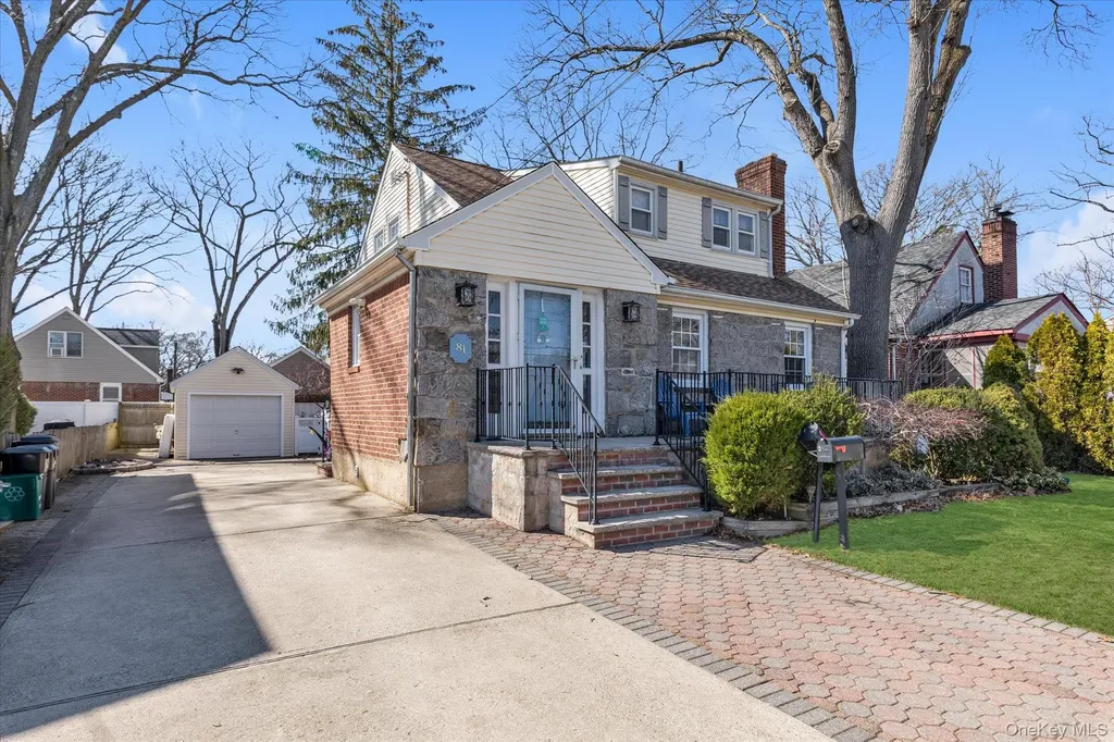81 Stuart Street Lynbrook NY 11563
