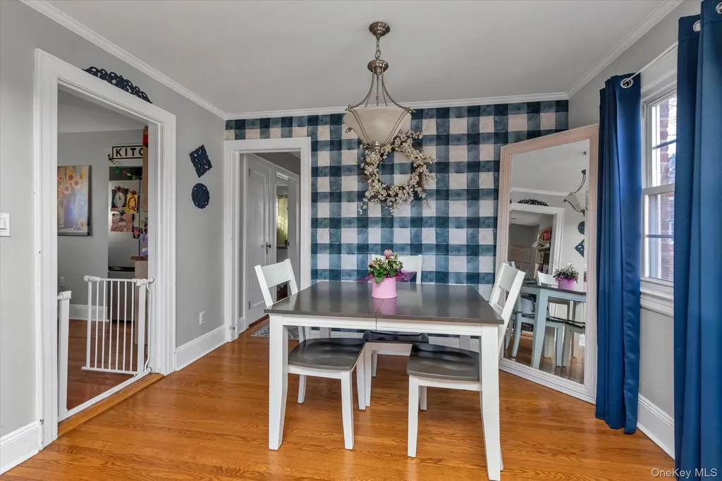 81 Stuart Street Lynbrook NY 11563